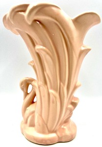 lot 207 image: Beautiful Vintage Peachy Pink McCOY Swan Vase