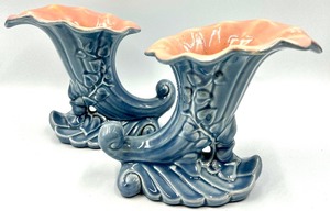 lot 209 image: Pair of Vintage 1940s 1097 Marked RED WING Cornucopia Vases in Blue & Peachy Pink