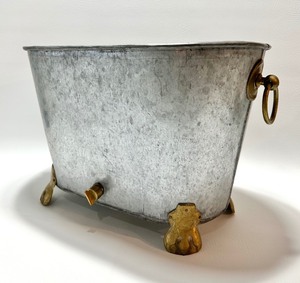 lot 191 image: HEN FEATHERS Galvanized CLAWFOOT Beverage Tub with BRASS Accents