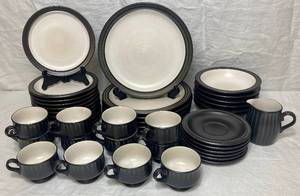 lot 60 image: Genuine Koyo Stoneware Set from Japan