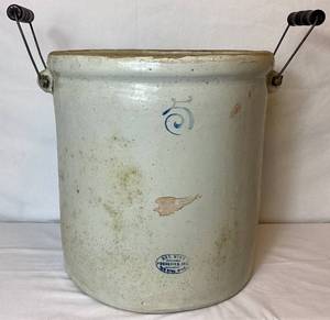 lot 78 image: Antique Red Wing Stoneware 5 Gallon Crock
