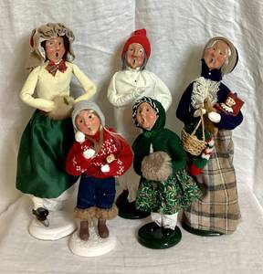 lot 118 image: Byers Choice LTD Grandparent Shopper, Scrooge, The Skaters, The Carolers - Traditional Child and Child with Marshmallow