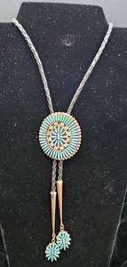 lot 16 image: Turquoise Bolo Tie
