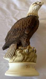 lot 6 image: Hoffman Distilling 200 Years of Freedom 1970s Eagle Decanter - Vintage Collectible - Music Box Works Like New