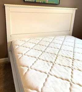 lot 29 image: White Queen Bed Frame