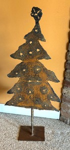 lot 47 image: Rustic Style Metal Tree Candle Holder
