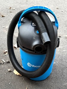 lot 82 image: Vac Master 2 12 Gallon WetDry Vac