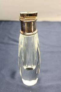 lot 22 image: Vintage Crystal and Metal Table Lighter - Imported Design