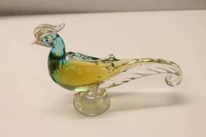lot 49 image: Handcrafted Murano Glass Bird Figurine - Colorful Design