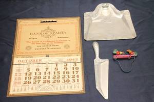 lot 52 image: Vintage 1942 Calendar, Metal Dust Pan and Miniature Rooster Toy