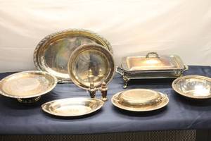 lot 63 image: Vintage Silver Plated Serving Set - Assortment of Platters and Bowls