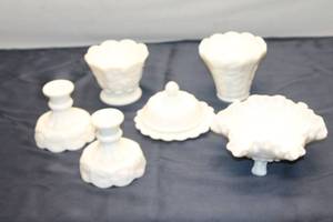 lot 73 image: Set of 6 Vintage Milk Glass Items - Various Designs