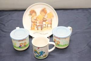 lot 77 image: Set of 4 Vintage Campbells and Smurfs Mugs with Collectible Plate