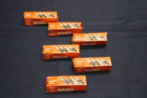 lot 106 image: Set of 6 Autolite Spark Plugs - Model 45