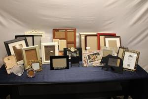lot 123 image: Group of 20 Assorted Picture Frames - Various Designs and Styles
