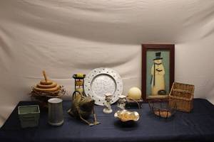 lot 131 image: Selection of Vintage Decorative Home Items