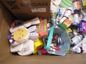 BR- 12 a pallet of random items. S...