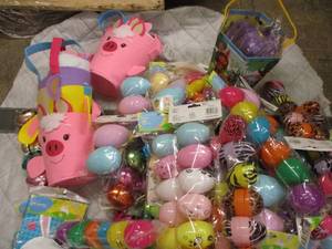 p3- Easter baskets and 400 Easter e...