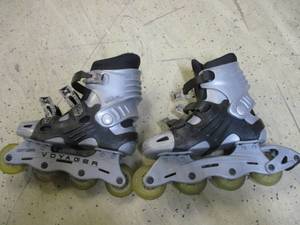 BR- Rollerblades size 8...