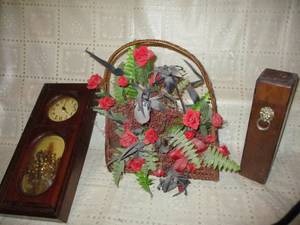 y3- Vintage decor . Clock, flower b...