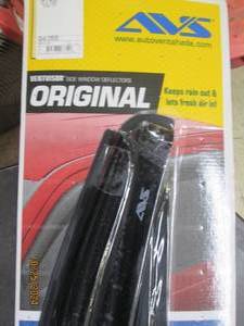 lot 3 image: avs vent visors...