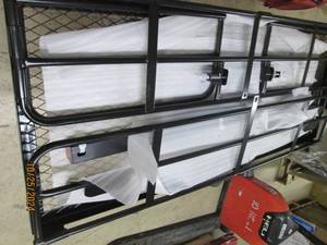 lot 41 image: hitch rack...