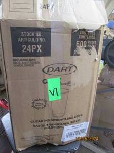 lot 123 image: case of 500 24 oz plastic cups...