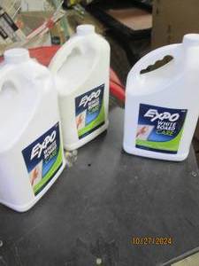 lot 154 image: 31 gallon bottles of expo white bo...