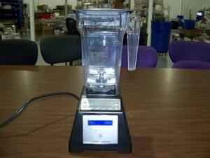 lot 12 image: Blendtec Model ES3 Classic Feature Multi-Program Cycle Blender Kitchen Appliance