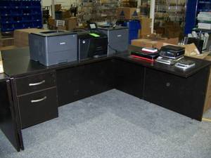 lot 38 image: L-Section OfficeSchool Desk