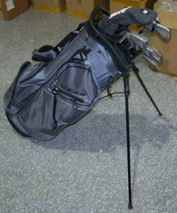 lot 74 image: Golf Clubs and Bag
