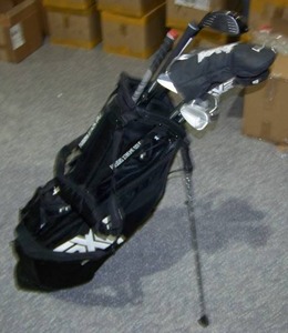 lot 75 image: Golf Clubs and Bag