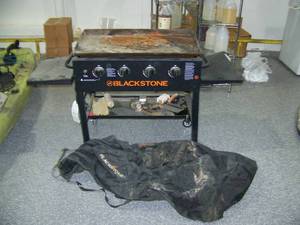 lot 103 image: BlackStone Flat Top Grill