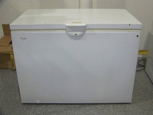 lot 107 image: Whirlpool Chest Freezer