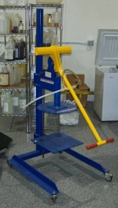 lot 110 image: Vestil Manufacturing PLC-P-FM Steel Constructed Pail  Lid Closing Press Machine for 2-7 Gallon Containers