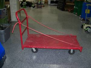lot 148 image: Large Rolling Cart with Handle