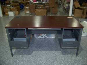 lot 175 image: Office  Work Desk