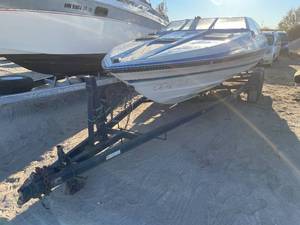 lot 16J image: 1988 Bayliner Cobra
