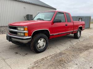 lot 19 image: 1998 Chevrolet CK 1500 Series K1500 Silverado - 4X4