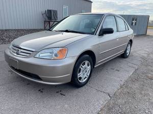 lot 21 image: 2002 Honda Civic LX