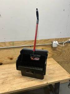 lot 31 image: LIBMAN 16 in. Large Scoop Upright Dustpan with Steel Handle
