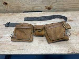 lot 72 image: MCGUIRE-NICHOLAS 11-Pocket Leather Waist Tool BeltContractors Apron