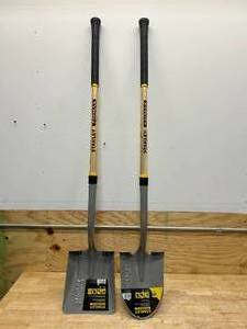 lot 65 image: STANLEY FATMAX Ashwood Square Head Shovel with Ashwood Round Point Shovel