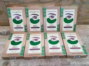 lot 126 image: Spascriptions Hemp & Vitamin C Hydrogel Under-Eye Pads - 8 Packs