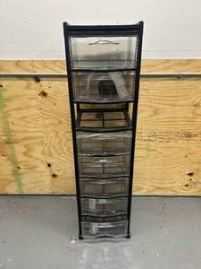 lot 118 image: Plastic Storage Unit