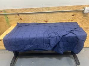 lot 179 image: Weighted Blanket