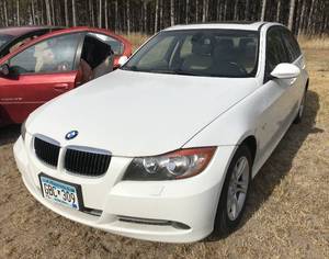 lot 1 image: 2008 BMW 328 xi AWD