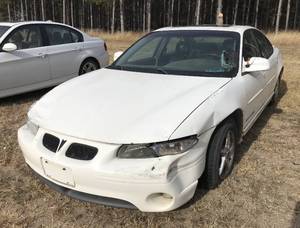 lot 5 image: 2003 Pontiac Grand Prix GT
