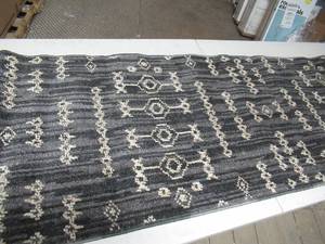 lot 28 image: Mohawk The Verve Collection - 24 x 72  - Runner - Ash
