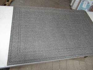 lot 32 image: 47 x 30 - Heavy Duty Door Mat - Costco